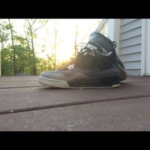 Jordan 4 Fear